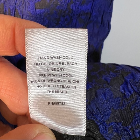 ADRIANNA PAPELL Stunning blue & black brocade sheath with beaded neckline. 8P - Picture 10 of 12